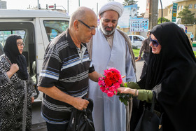 زیارت مزار شهید فرانسوی توسط پدر شهید پس از ۳۰ سال