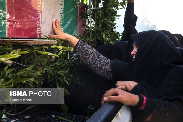 تشییع پیکرهای 34 شهید گمنام در کرمانشاه 