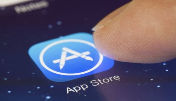 مافی: وزارتخانه‌های ارتباطات و خارجه حذف اپلیکیشن‌های ایرانی توسط اپل را پیگیری کنند