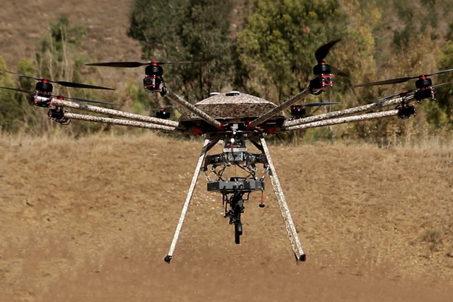 ویدئو / استفاده از ربات پرنده در عملیات‌های نظامی