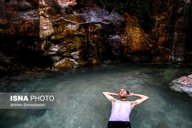 آبتنی در داغترین آب معدنی جهان! آبتنی در داغترین آب معدنی جهان!