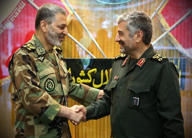 فرمانده کل ارتش فروپاشی داعش را تبریک گفت