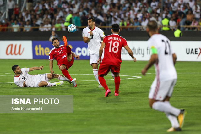 خوشرو: یک پنالتی ایران گرفته نشد/ طارمی نباید کارت زرد می‌گرفت