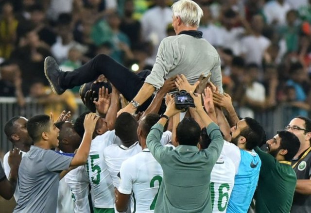 واکنش سرمربی هلندی عربستان بعد از صعود به جام جهانی