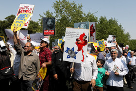 راهپیمایی نمازگزاران تهرانی در حمایت از مسلمانان میانمار