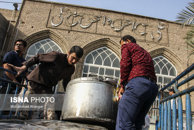 آزادی زندانیان به صرف ناهار ظهر عاشورا در یزد 