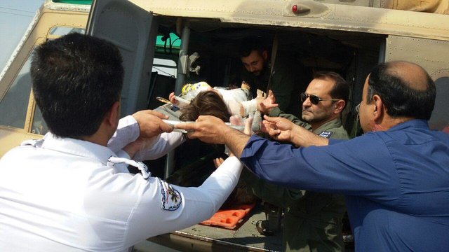 انتقال دو کودک بیمار بدحال به اهواز با بالگرد اورژانس هوایی خوزستان