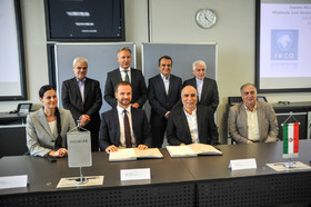 امضای قرارداد همکاری بین ایران خودرو و دایملر( مرسدس بنز)