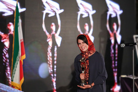 لیلا حاتمی برگزیده بهترین بازیگر نقش اول زن برای فیلم رگ خواب در نوزدهمین جشن سینمای ایران