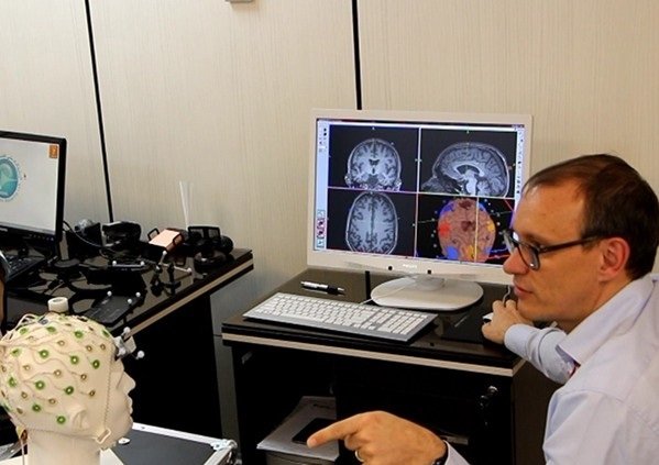برنامه‌های آزمایشگاه نقشه‌برداری مغز برای مهارت‌افزایی محققان