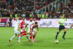 دیدار تیم‌های فوتبال پرسپولیس و پیکان 