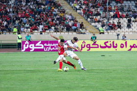 دیدار تیم‌های فوتبال پرسپولیس و پیکان 