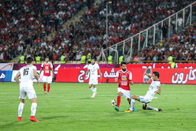 دیدار تیم‌های فوتبال پرسپولیس و پیکان 