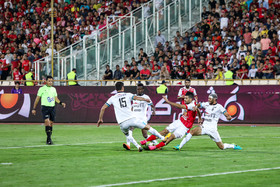 دیدار تیم‌های فوتبال پرسپولیس و پیکان 