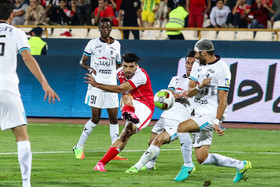 دیدار تیم‌های فوتبال پرسپولیس و پیکان 