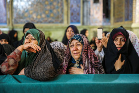 اهداء پرچم متبرک آستان قدس رضوی به هیات‌های مذهبی کشور
