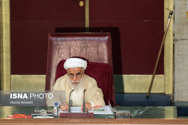 گرفتاری این است که نابسامانیها را به پای رهبری می گذارند/ترامپ میخواهد با روحانی دیدار کند سومین اجلاس مجلس خبرگان رهبری دوره پنجم