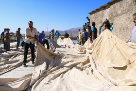 برپایی چادر عزاداری محرم در روستای ده زیار - کرمان