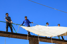 برپایی چادر عزاداری محرم در روستای ده زیار - کرمان