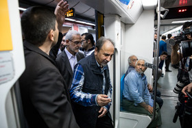 حضور محمد علی نجفی در مترو میرداماد