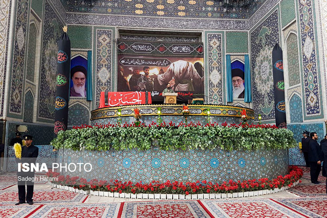 آغاز مراسم وداع با پیکر شهید حججی در حرم مطهر رضوی