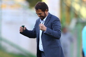 سر فیروز، سنگ را شکست!