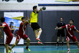  دیدار تیم‌های هندبال هپکو اراک و کبیر موتور کازرون