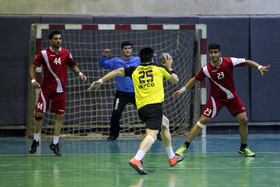  دیدار تیم‌های هندبال هپکو اراک و کبیر موتور کازرون