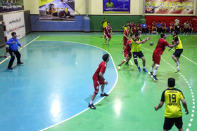  دیدار تیم‌های هندبال هپکو اراک و کبیر موتور کازرون