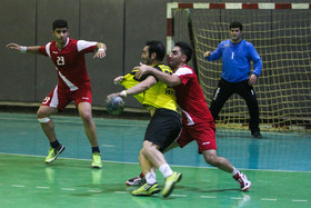  دیدار تیم‌های هندبال هپکو اراک و کبیر موتور کازرون