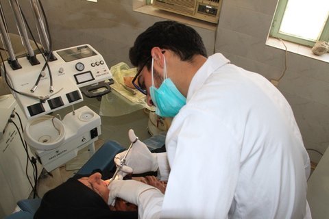 نحوه ارایه خدمات دندانپزشکی دولتی در نوروز/ اعلام سامانه "درمان‌یاب" وزارت بهداشت