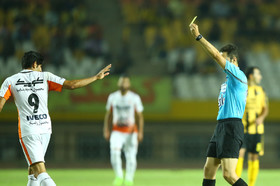 فنایی: قدرت‌طلبی مدیران فدراسیون باعث نابودی داوری شد/ تاج تقدیرنامه‌ام را امضا نکرد