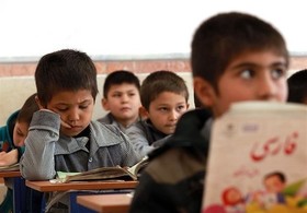 نگاهی به تحصیل کودکان مهاجر در ایران طی ۴۰ سال اخیر/ چالش‌های پیش‌رو