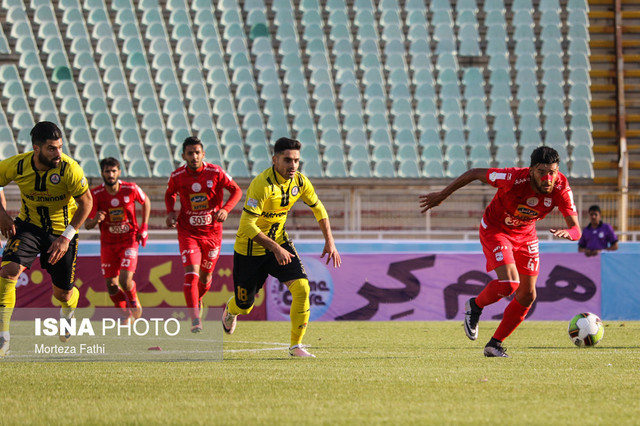 توقف پارس جم صدرنشین مقابل تراکتورسازی/ سپاهان بعداز ۴ هفته رنگ برد را دید