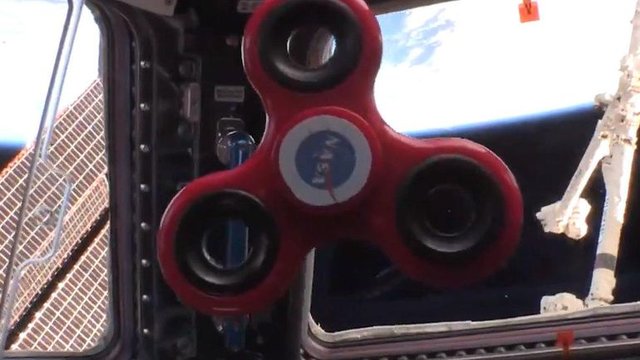 اثبات قانون اول نیوتن با اسپینر در فضا+فیلم