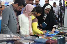 اردوی «یک روز هم‌نشینی با کتاب» دانش‌آموزان با آغاز به‌کار نمایشگاه کتاب 
