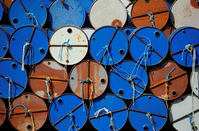 جنگ نفتی آمریکا و خاورمیانه به بازار سوخت کشیده شد