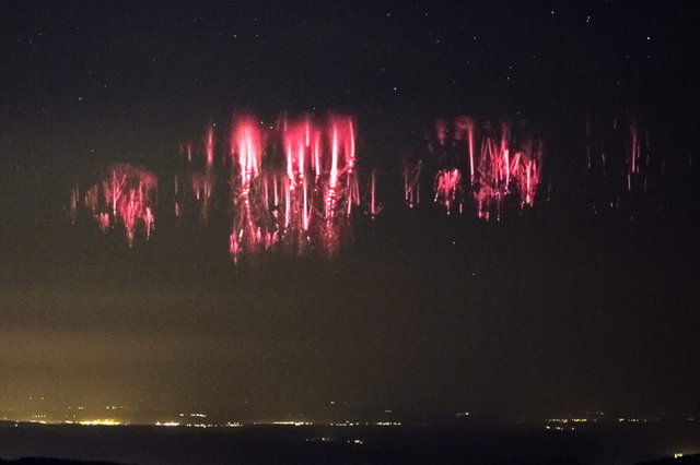 ویدئو / نمایش رنگ و نور در بالای جو زمین