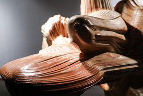 نمایشگاه مجسمه "ریشه‌ها و سنگ‌ها" تونی کرگ در موزه هنرهای معاصر