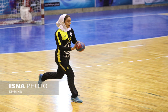 پایان نیم فصل لیگ برتر هندبال زنان با قهرمانی لارستان/ گچساران نایب قهرمان شد