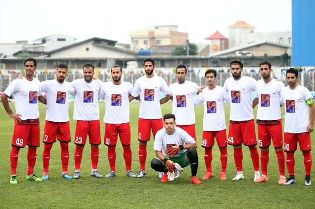 حمایت جالب بازیکنان خونه به خونه از جواد نکونام 