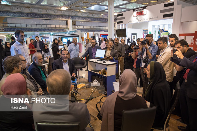 هنرمندان پیشکسوت در غرفه ایسنا با طرح حمایتی از دانش‌آموزان مناطق محروم