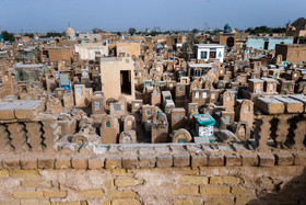 قبرستان ''وادِی السَّلام'' قبرستانی بزرگ و تاریخی که در شهر نجف قرار گرفته است.