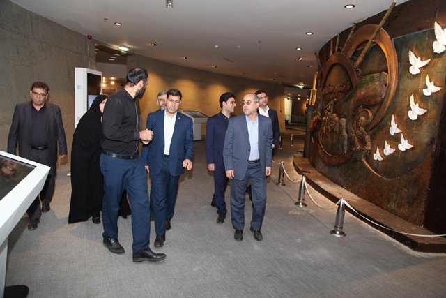 بازدید اعضای شورای شهر مشهد از موزه انقلاب اسلامی و دفاع مقدس