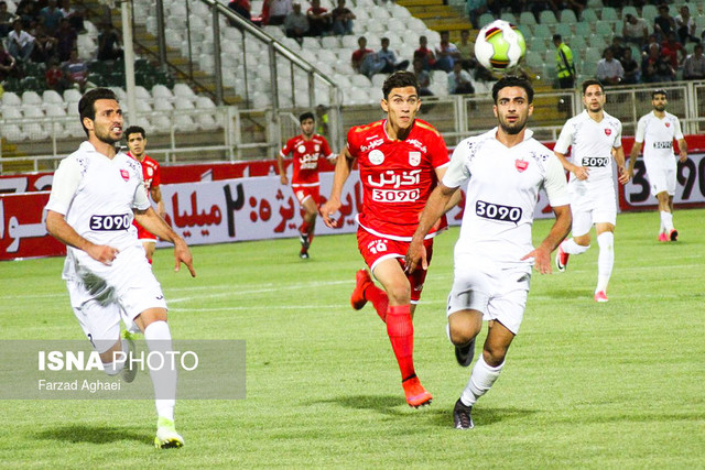 خلیل‌زاده: بازیکنان استقلال لگد هم بزنند محروم نمی‌شوند/ دو پنالتی ما را نگرفتند 