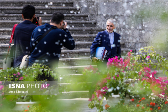 اعضای کابینه دوازدهم در حاشیه جلسه دولت چه گفتند؟ اعضای کابینه دوازدهم در حاشیه جلسه دولت چه گفتند؟