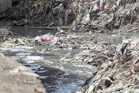 برف خطرات جایگاه دفن زباله سراوان را افزایش می‌دهد