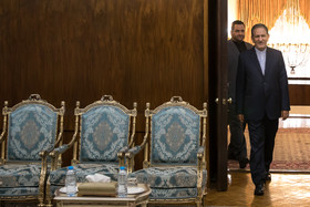 درباره جهانگیری دروغ می‌گویند