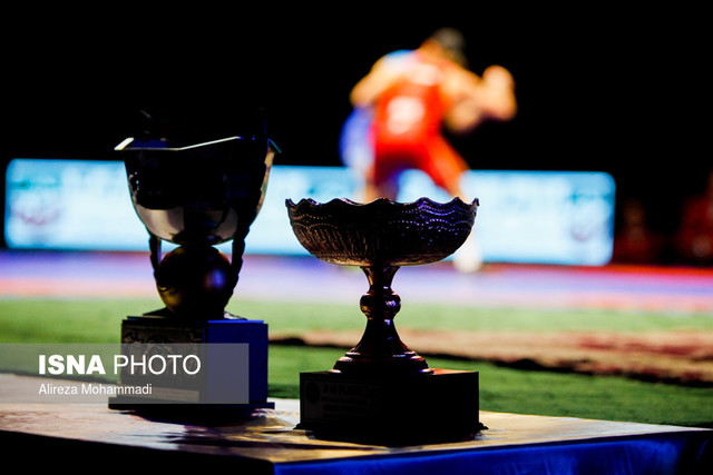 درخواست وزیر ورزش از ظریف برای برگزاری جام جهانی کشتی فرنگی در ایران