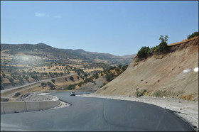 حدود ۱۰۰ روستای الیگودرز جاده ندارند